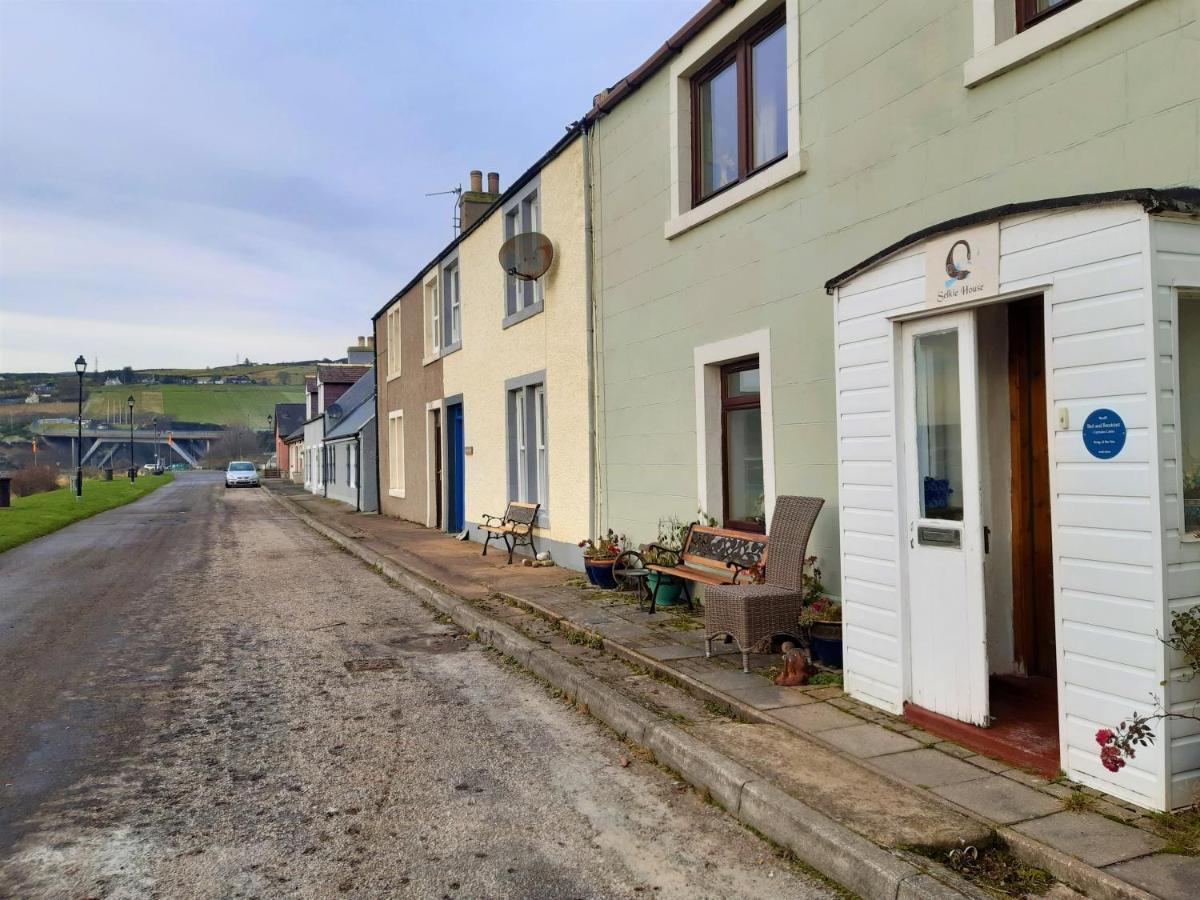 Song Of The Sea, Selkie House Bed and Breakfast Helmsdale Exteriör bild